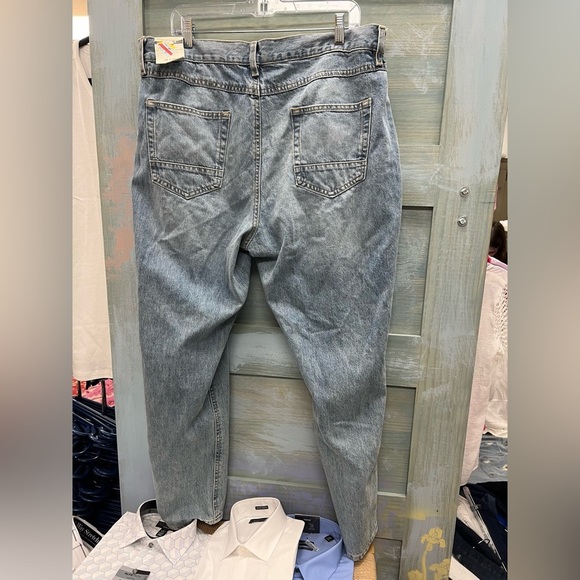 Sun + Stone Men’s Relaxed Fit Jeans - Picture 2 of 3